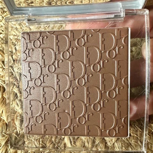 Dior Backstage Face & Body Powder-No-Powder - Picture 3 of 6